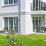 Linden-palais 09 *